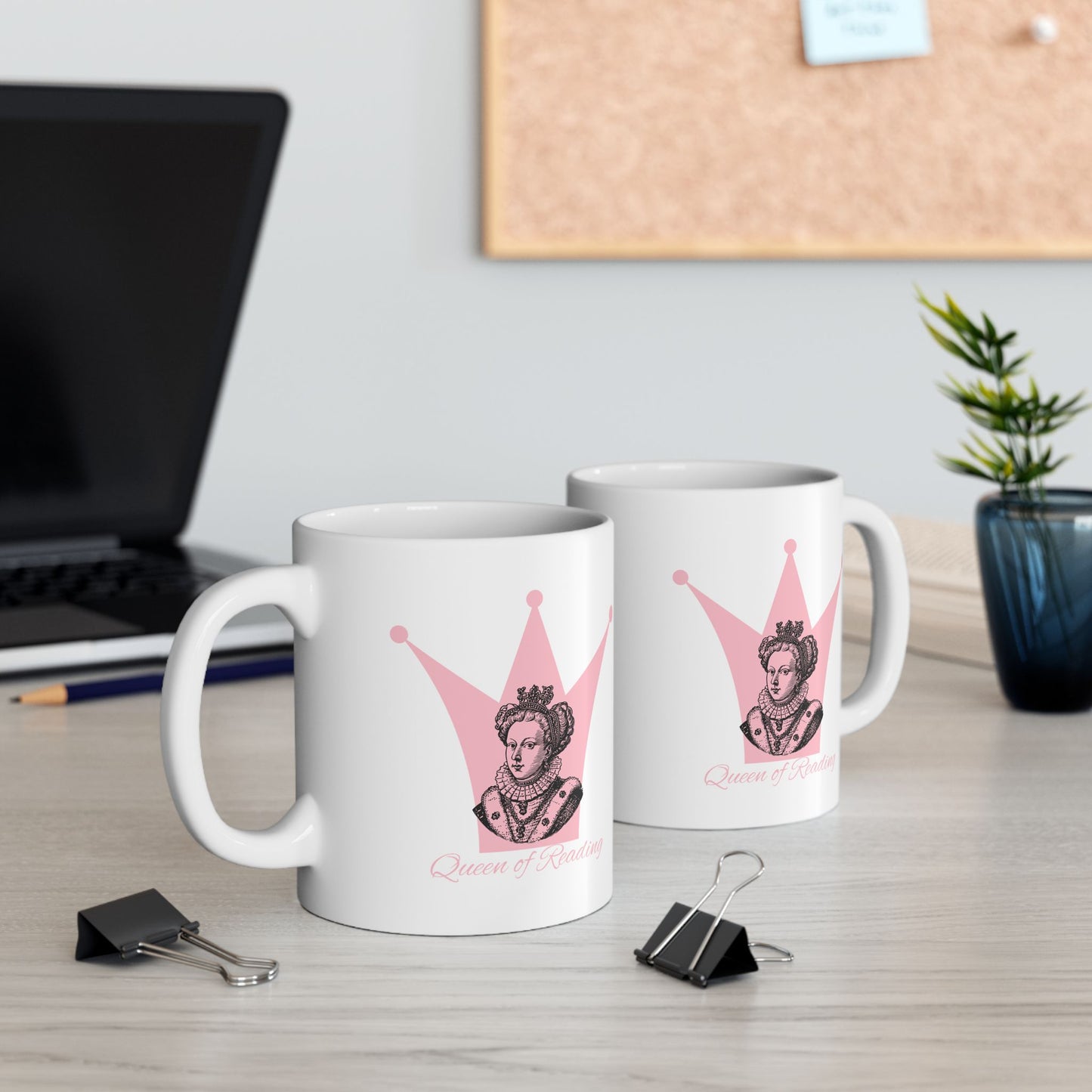 QUEEN OF READING Ceramic Mug
